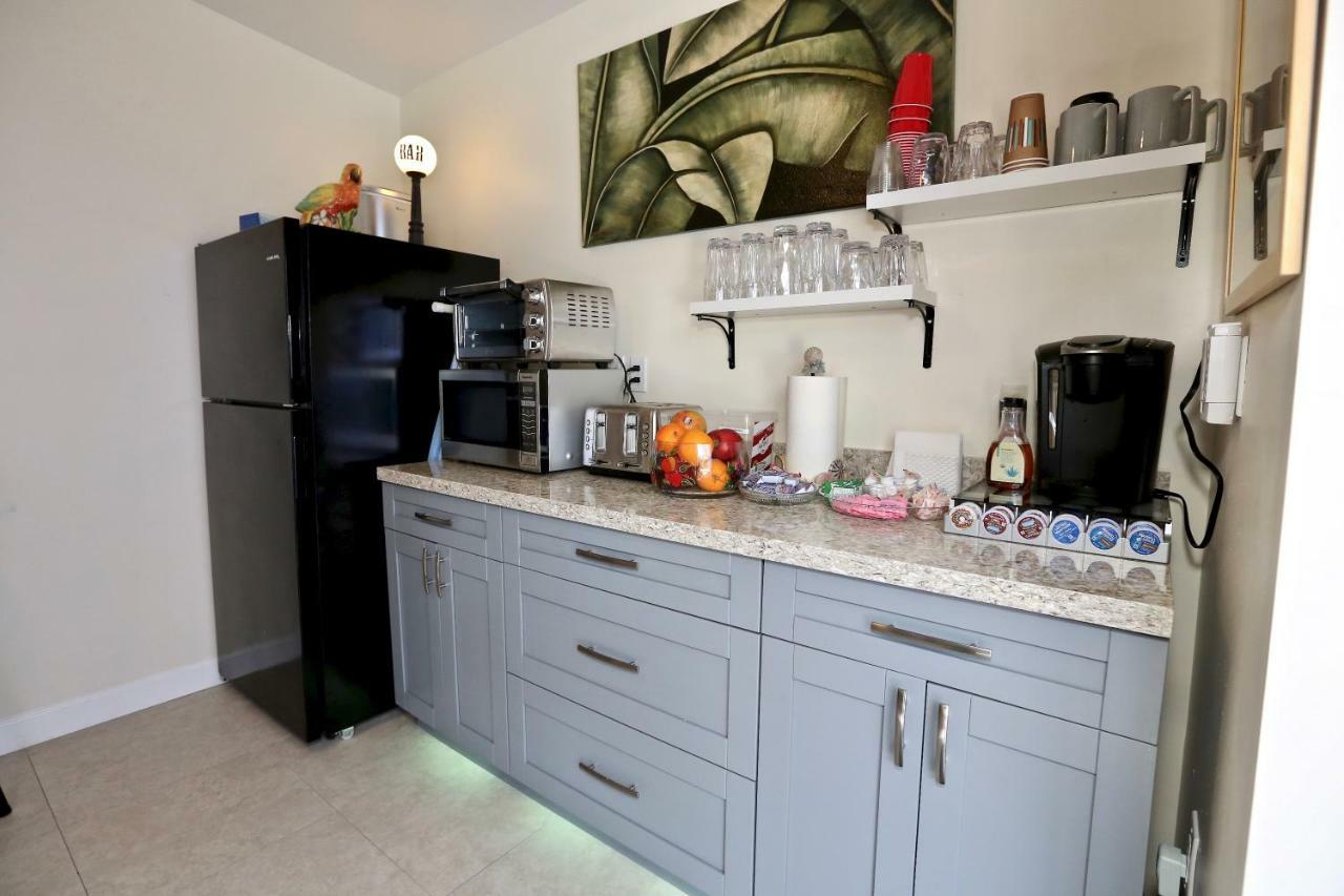 Fantasy Island Inn, Caters To Men Wilton Manors Dış mekan fotoğraf