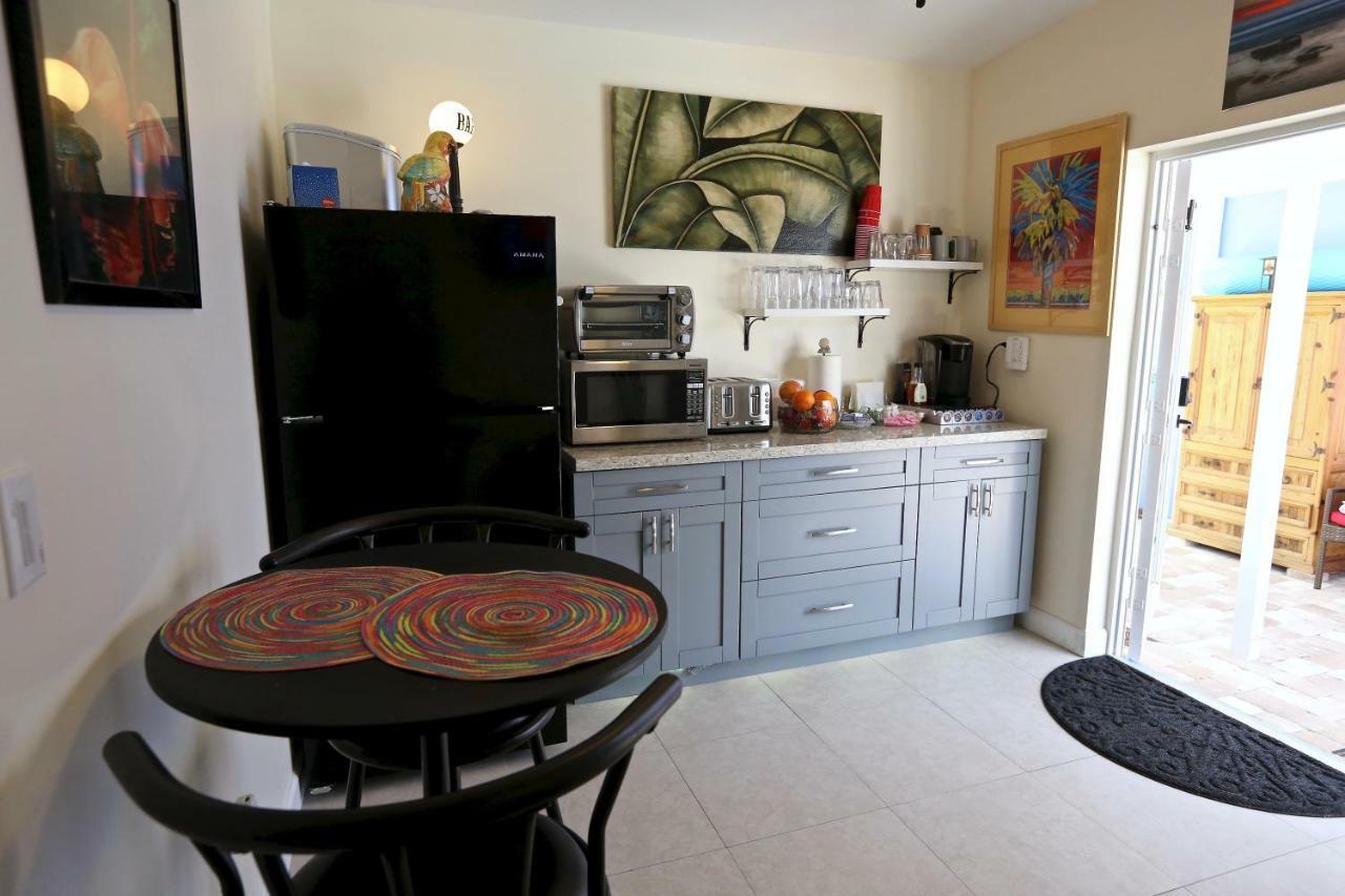 Fantasy Island Inn, Caters To Men Wilton Manors Dış mekan fotoğraf